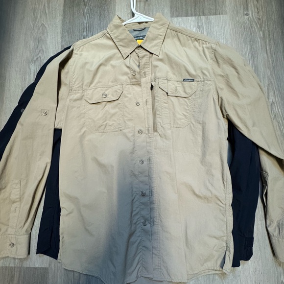 Shirts 2 Eddie Bauer medium dark navy and beige. Back vent sleeves buttons - Picture 1 of 11